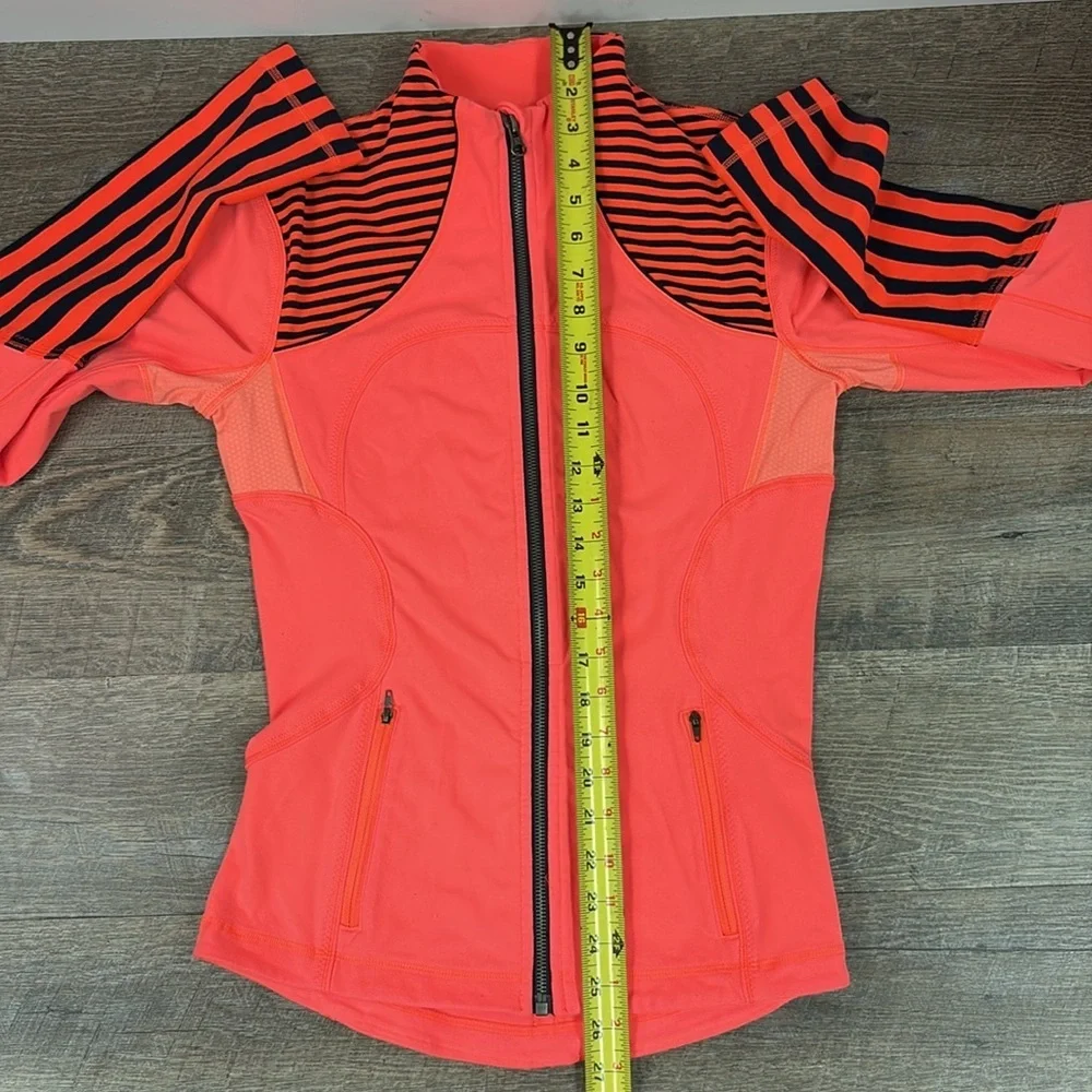 Lululemon Forme Jacket Light Flare / Classic Stripe Inkwell Size 6